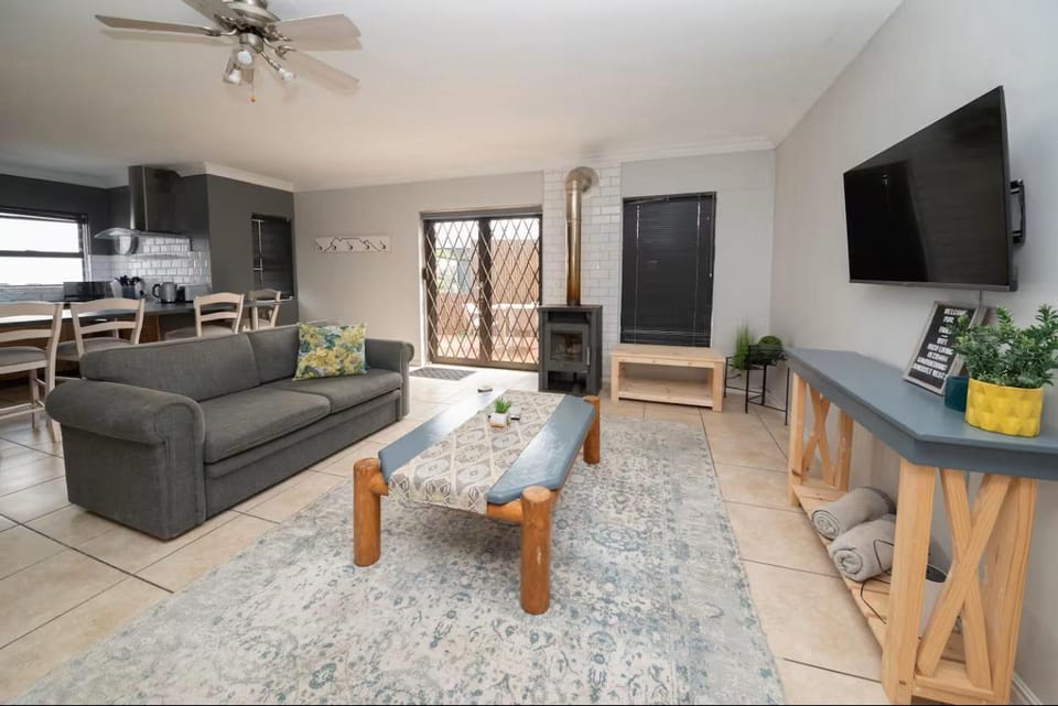 Communal lounge/ TV room, Seating area