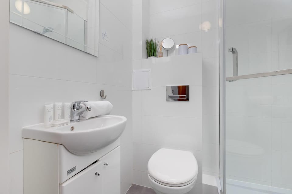 Shower, Bathroom, towels