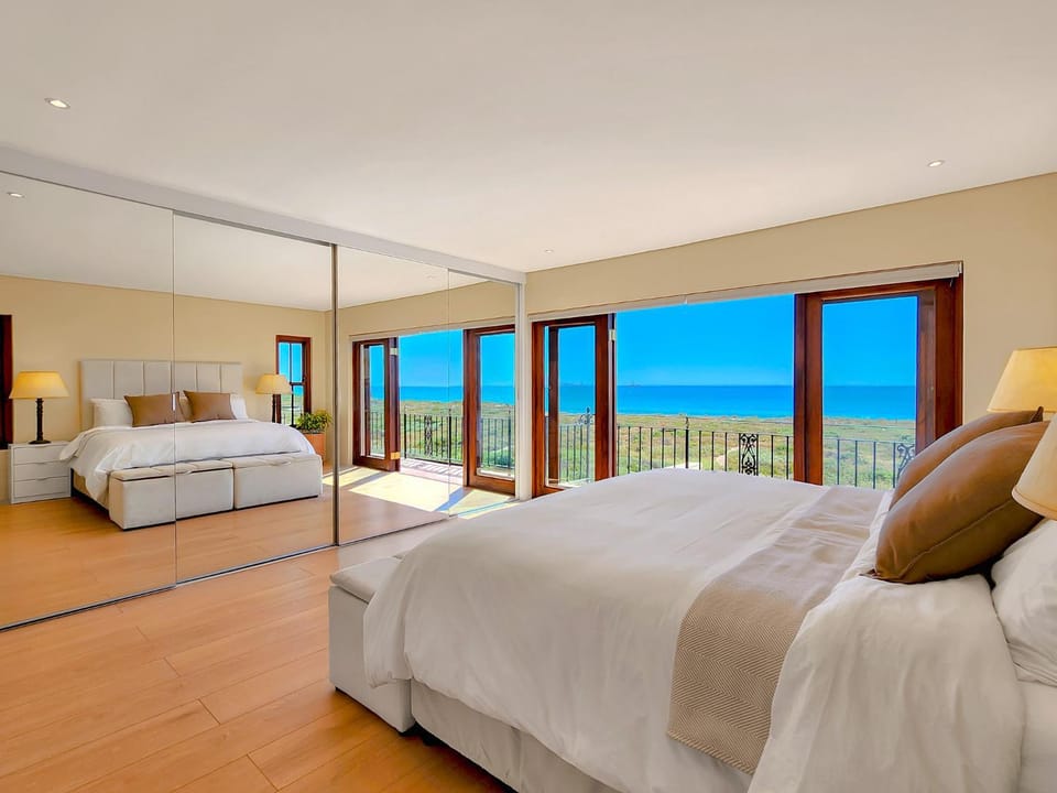 Bed, Natural landscape, Photo of the whole room, Beach, Bedroom, Sea view