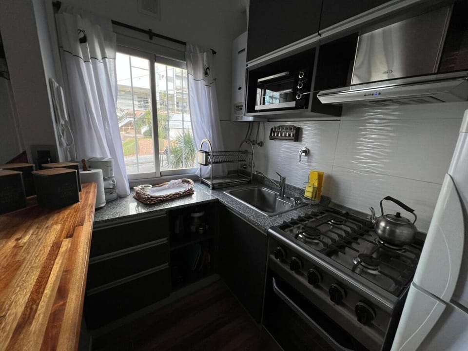 Kitchen or kitchenette, dishwasher
