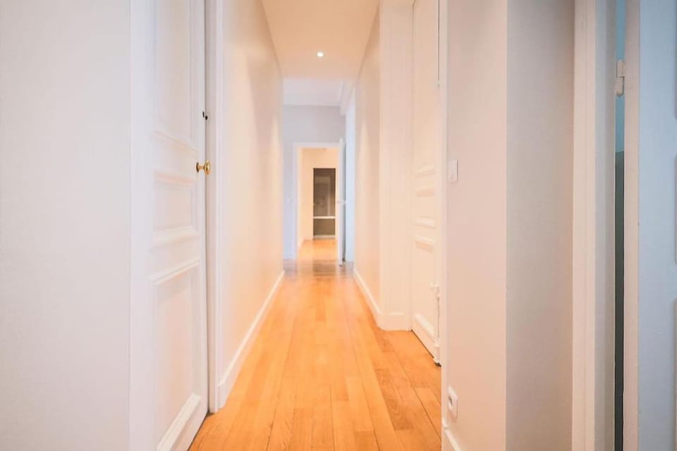 Elegant apartment, Avenue des Champs-Élysées Apartment in Paris