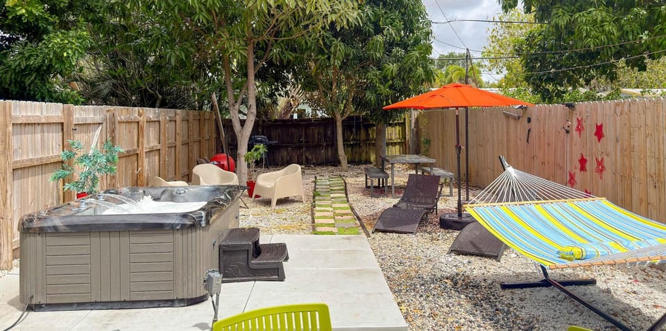 After Hours - Wilton Drive and Jacuzzi Apartment in Wilton Manors