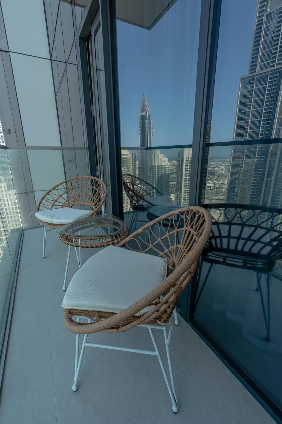 Nasma Luxury stays- Luxury-highfloor-iconic location Apartment in Dubai