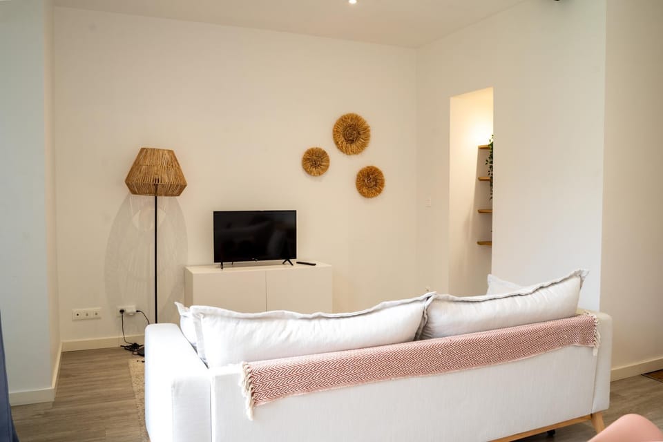 Communal lounge/ TV room, TV and multimedia, Living room, Seating area