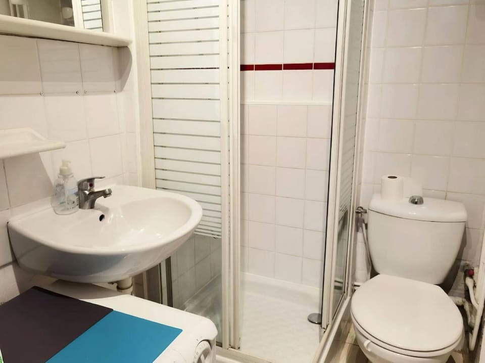 Cute Marais Studio near Metro Heart of Paris N4-22 Apartment in Paris