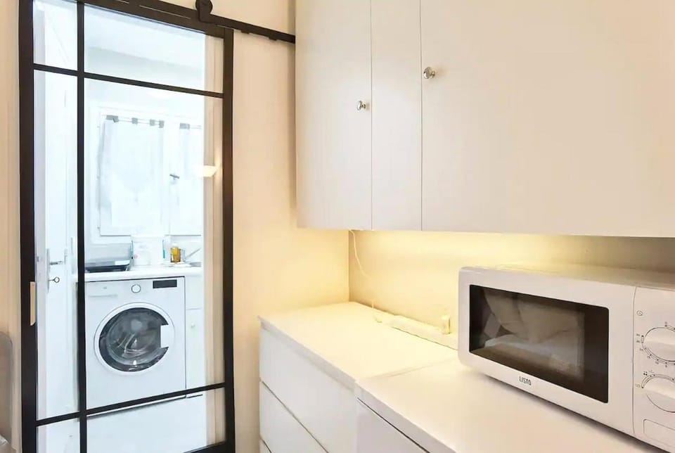Cozy Single Flat in Paris 16th District Elevator N16-142 Apartment in Paris