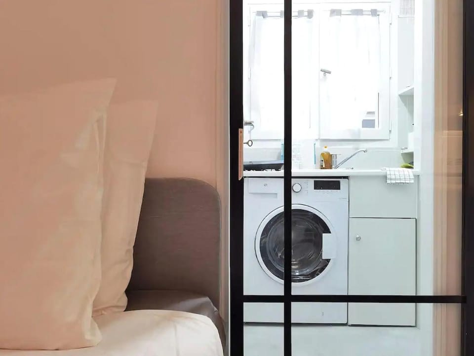 Cozy Single Flat in Paris 16th District Elevator N16-142 Apartment in Paris