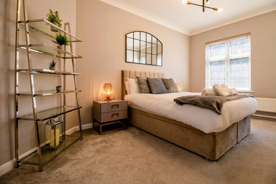 Bed, Photo of the whole room, Bedroom