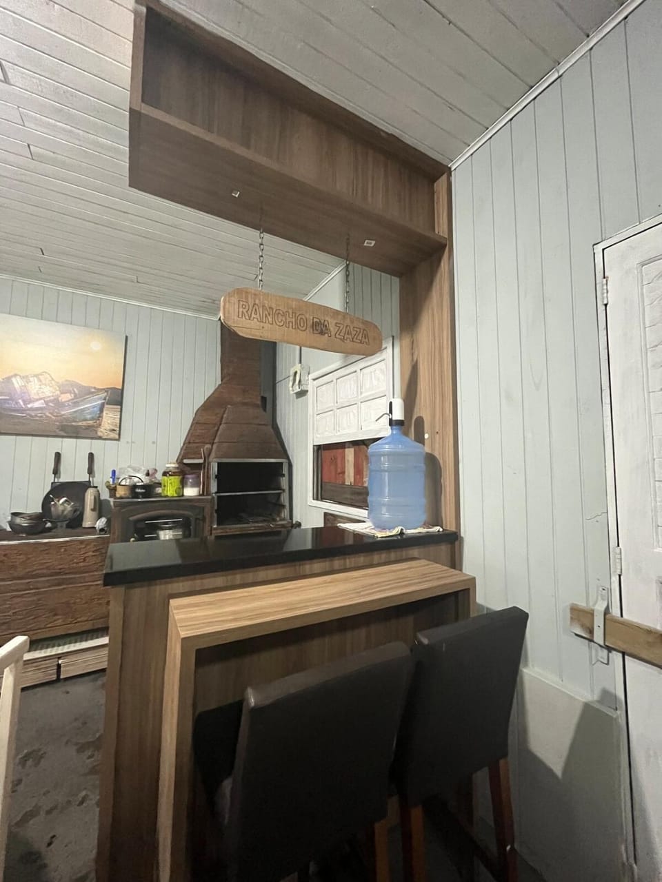 Kitchen or kitchenette, oven, pet friendly, stove