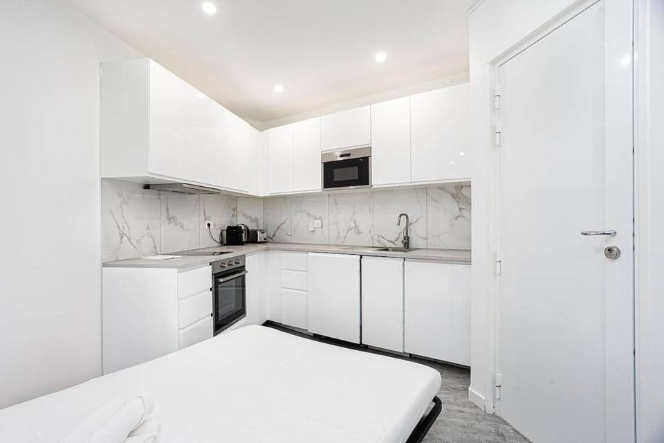 Charming 1-Bedroom Apartment Near Paris Apartment in Courbevoie