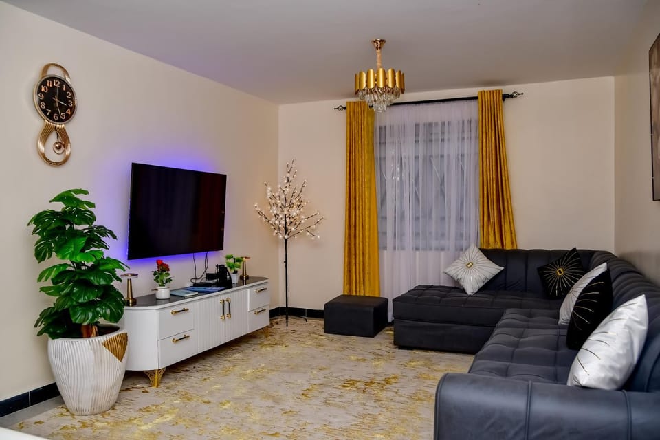 TV and multimedia, Living room, Decorative detail, Seating area