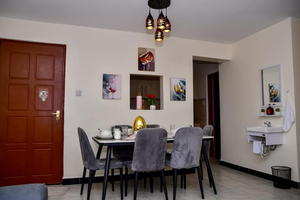 Living room, Decorative detail, Dining area