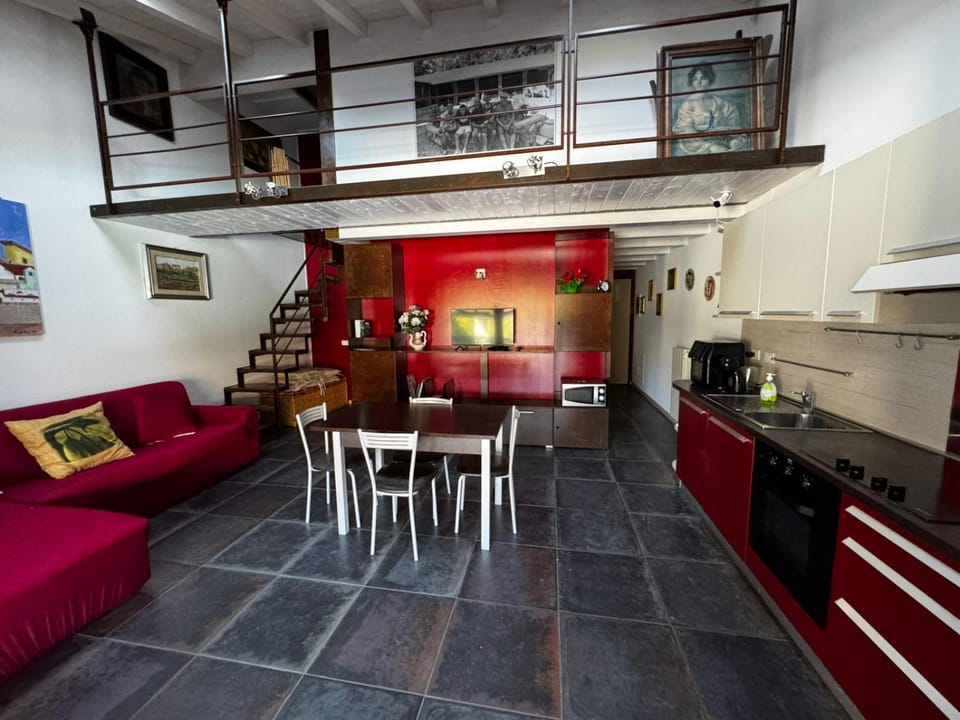 Coffee/tea facilities, Kitchen or kitchenette, Living room, Seating area, Dining area, dishwasher, oven, stove, toaster