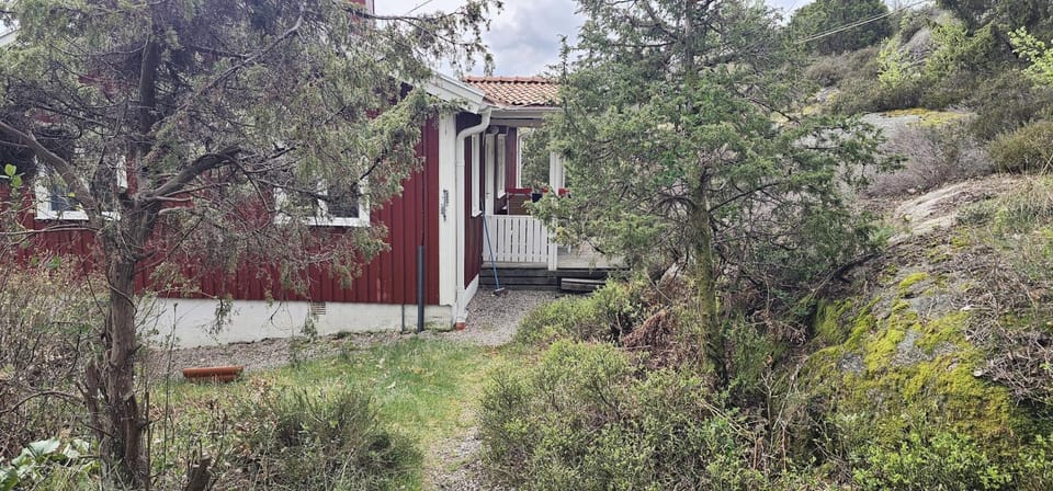 Cottage on Mjörn only 300m from the sea SE09115 House in Västra Götaland County