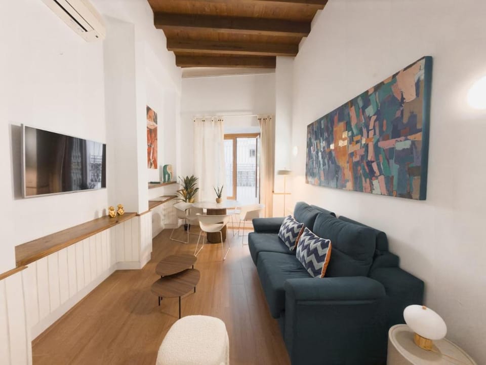 Communal lounge/ TV room, TV and multimedia, Living room