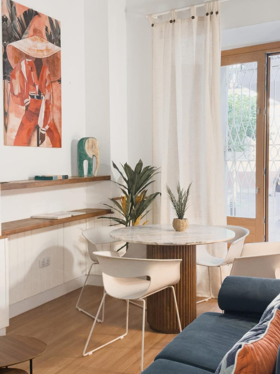 Living room, Dining area