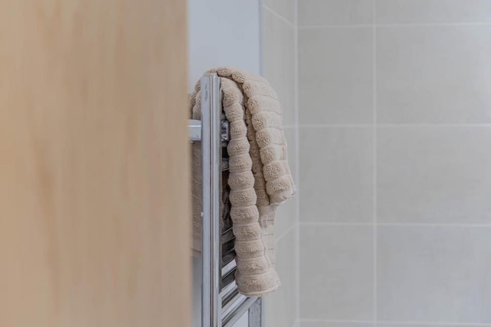 towels, wardrobe