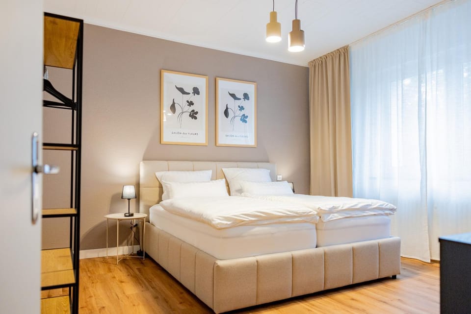 Bed, Summer, Photo of the whole room, Decorative detail, Bedroom, cot, furniture, heating, internet, storage, wardrobe