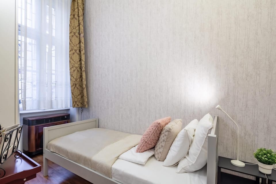 Central - Large - Cozy Apartment in Budapest