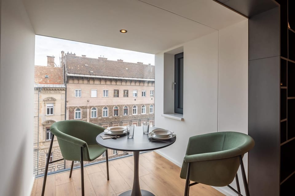 Central - Luxy - Garage Apartment in Budapest