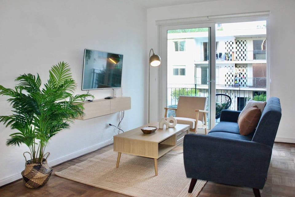 Amplio hogar entre MUT y Costanera center Apartment in Providencia
