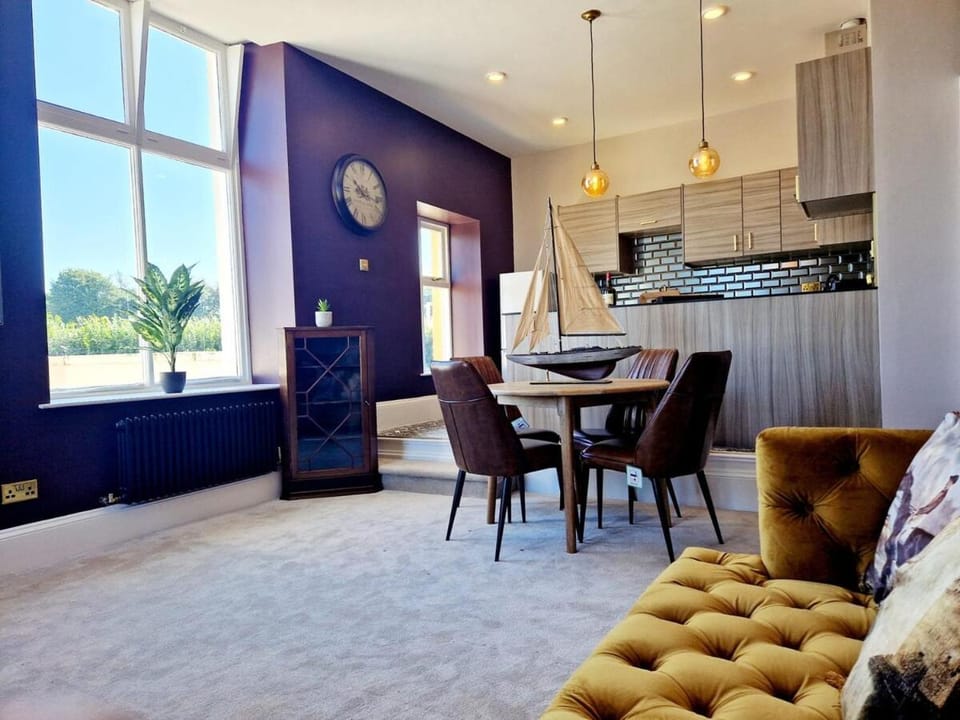 Hamilton - The Hyde Luxury Let Apartment in Wyre District