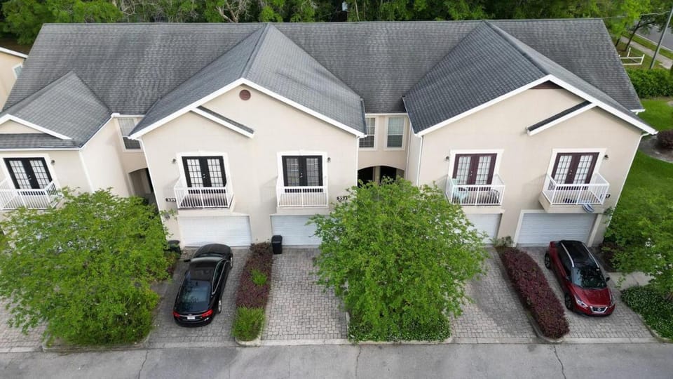 Stylish and cozy townhome! House in Casselberry
