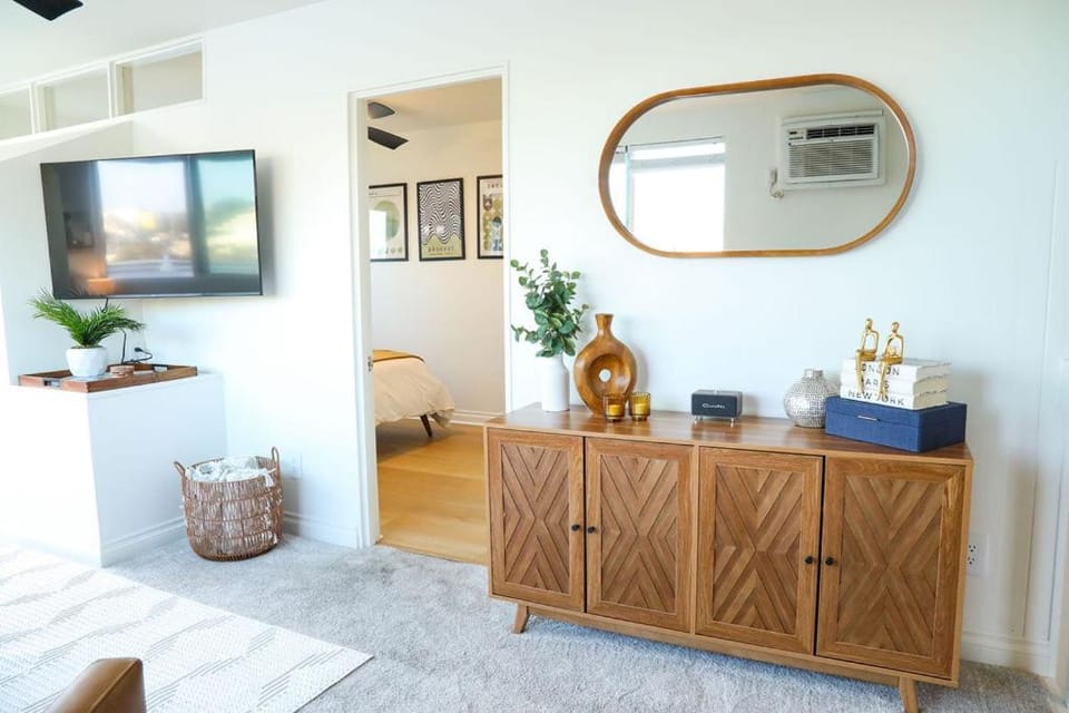 The Hillside Hideaway Mid Century Big Terrace House in Point Loma