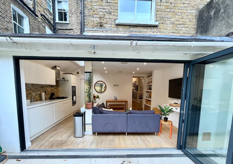 Property building, Patio, Day, Kitchen or kitchenette, Living room, Dining area