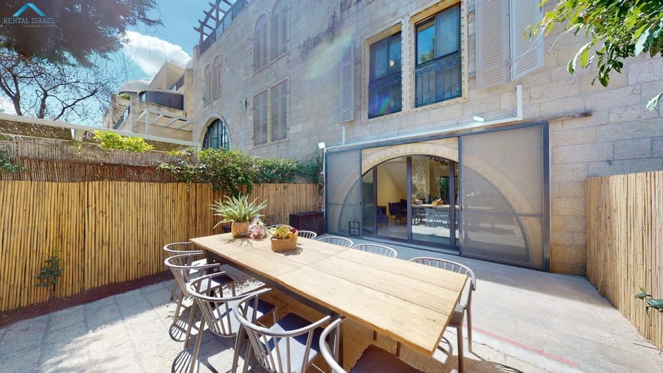 Patio, Day, Balcony/Terrace