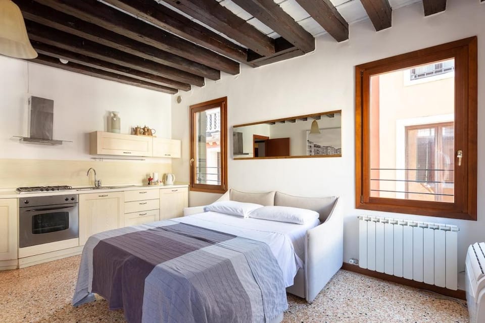 Top Location San Mark Suite Apartment in San Marco
