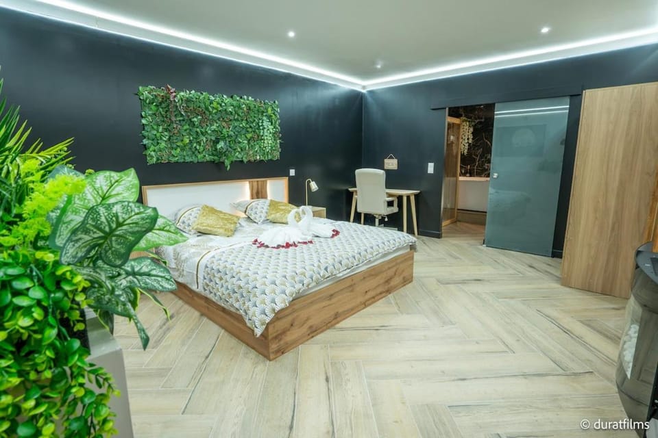 L'Obsidienne - Sauna & Spa Suite - Parking, Train Station Apartment in Île-de-France