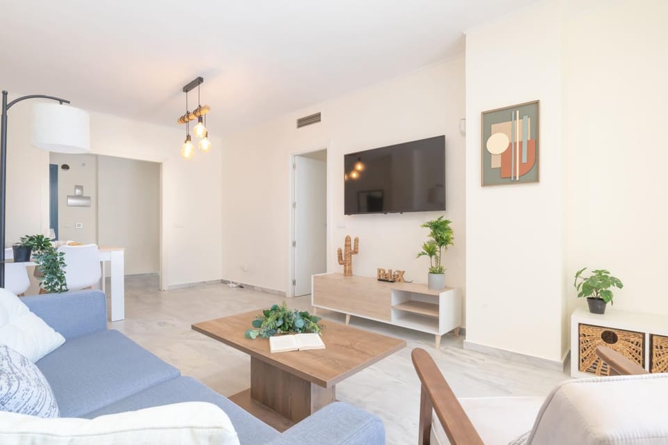 TV and multimedia, Living room, Seating area, Dining area, air conditioner