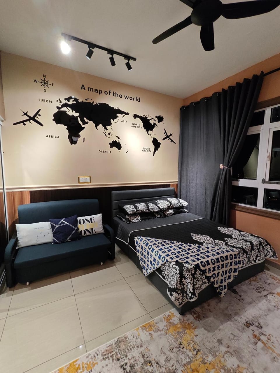Bed, Seating area, Bedroom