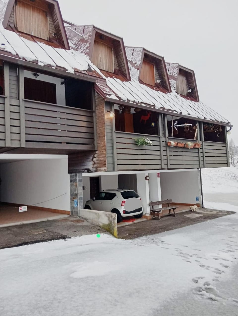 Property building, Street view, Parking
