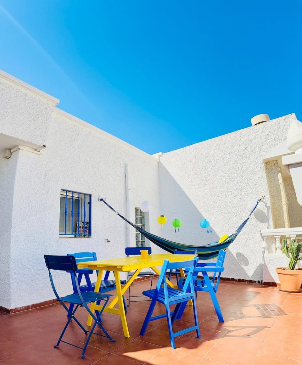 Day, Balcony/Terrace, Seating area, Dining area