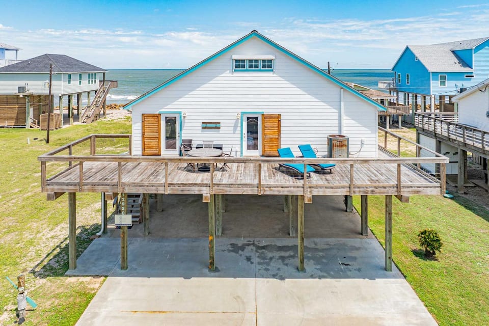 Ocean Breeze - 2nd Row, Best Sunrises, Surf Sounds House in Alvin