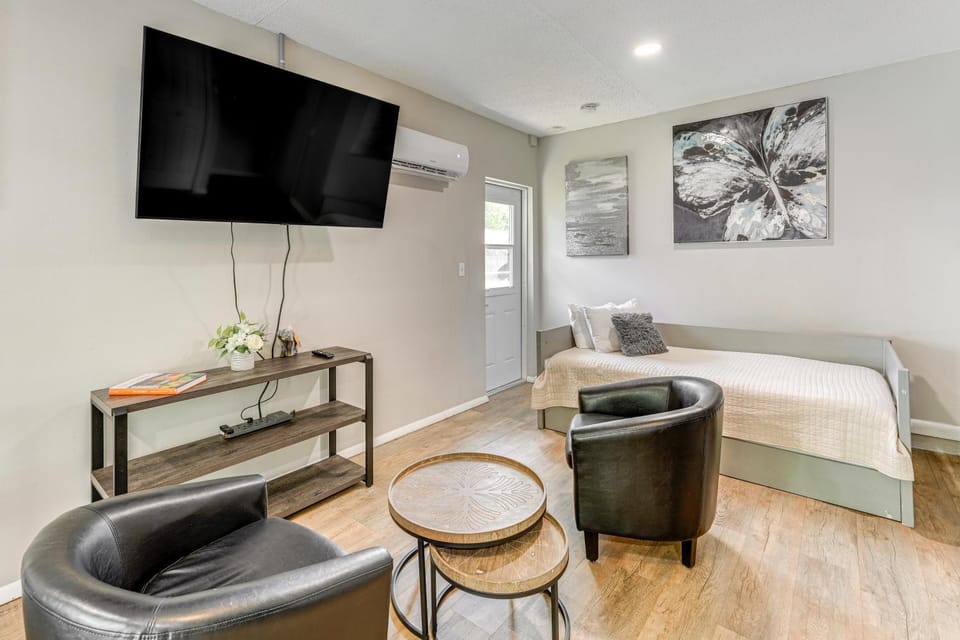 Townhome w/ Fenced Yard in Orlando Suburbs! House in Orlando