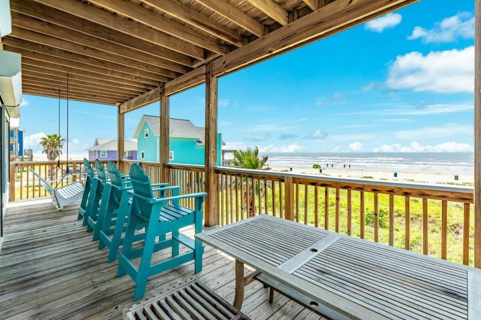 Osprey Watch - Stunning Oceanfront Inside & Out! House in Galveston Island