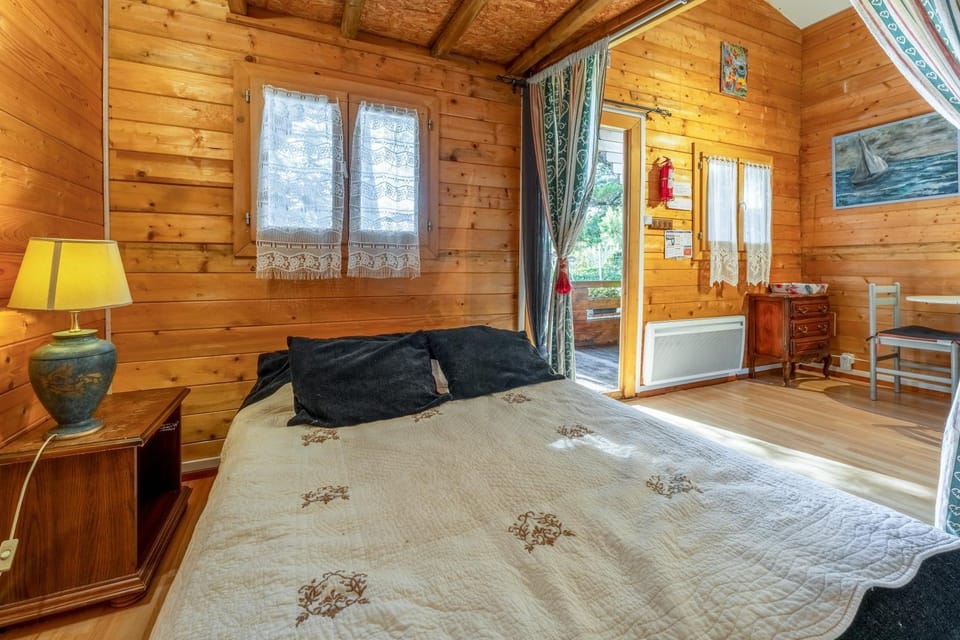 Property building, Living room, Bedroom