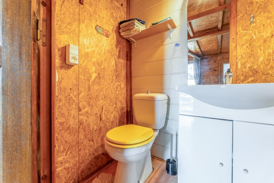 Bathroom, Living room