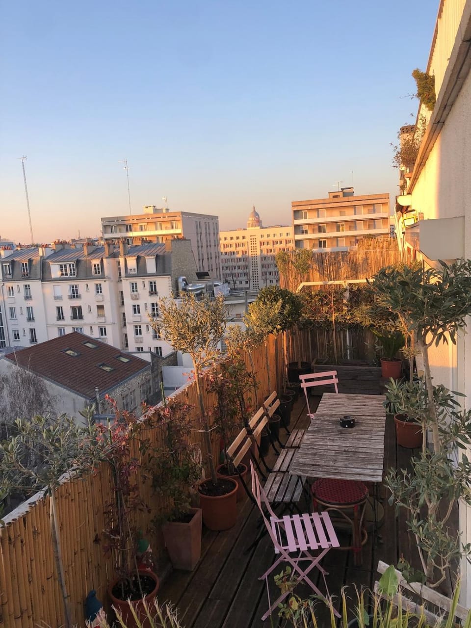 Nice studio and its terrace Apartment in Paris
