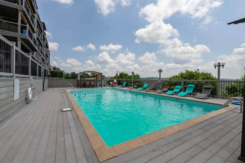 Swimming pool, Swimming pool