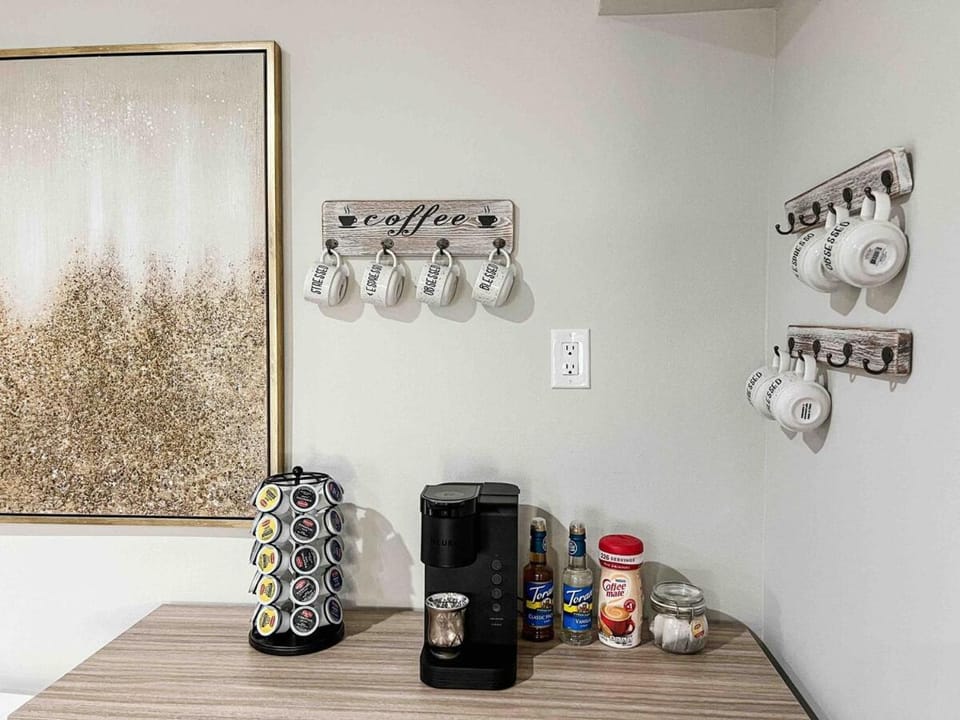 Coffee/tea facilities, Kitchen or kitchenette