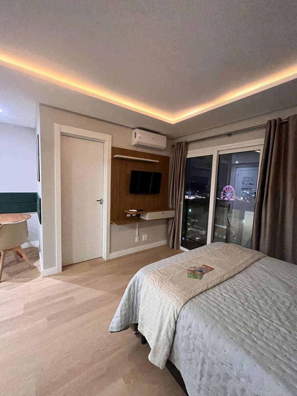 TV and multimedia, Evening entertainment, Bedroom, air conditioner