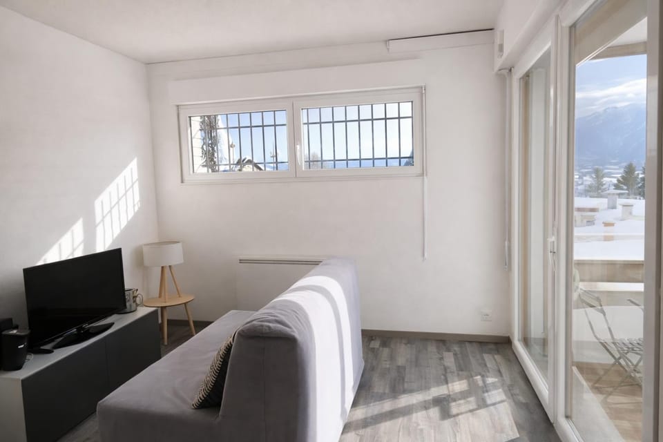 Cozy one-bedroom apartment with veranda and parking Apartment in Bolquère