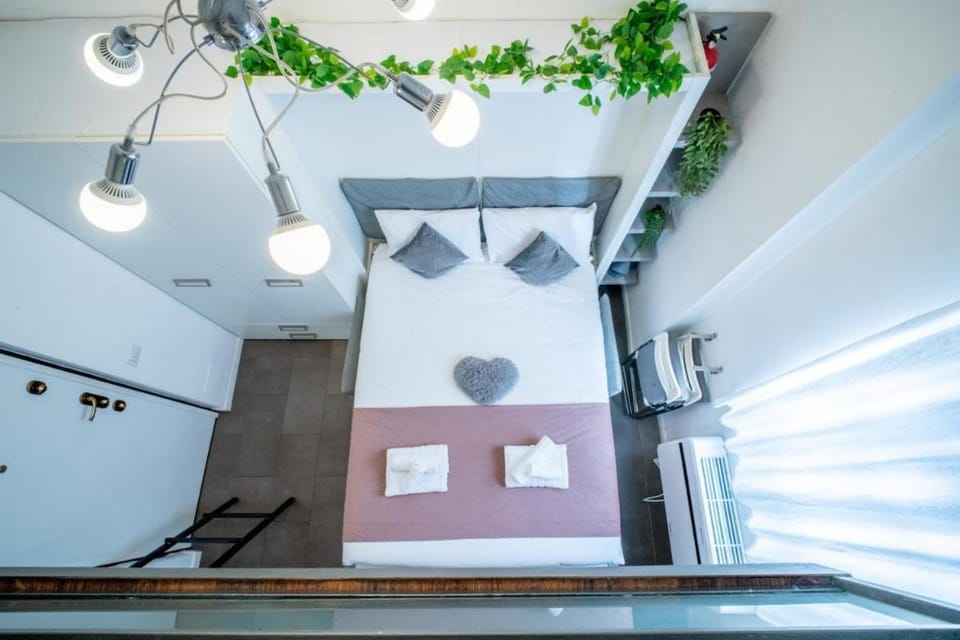 Close Central Station New Mini Loft AC WiFi Apartment in Milan