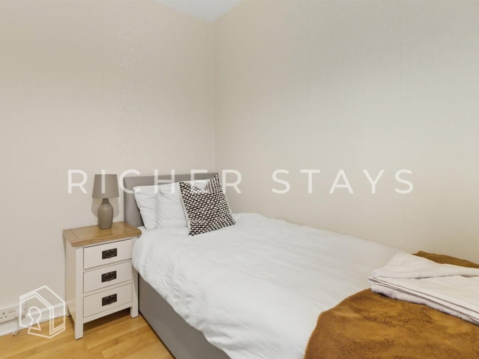 Rustic 3BR house in Tilbury, Garden and Parking House in Grays