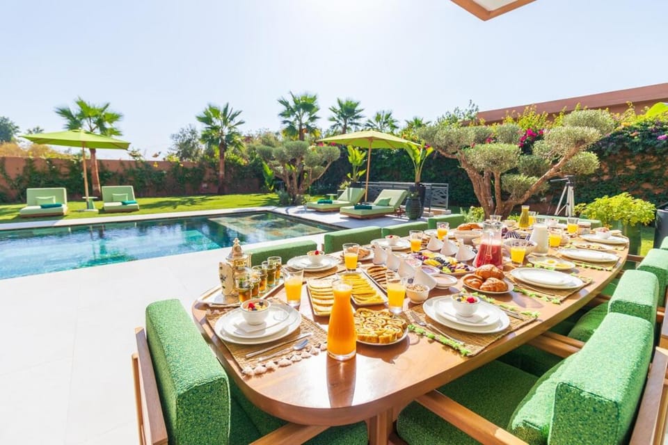 Patio, Day, Garden, Balcony/Terrace, Food and drinks, Dining area, Garden view, Pool view, Swimming pool, Breakfast, Continental breakfast, Lunch, Drinks