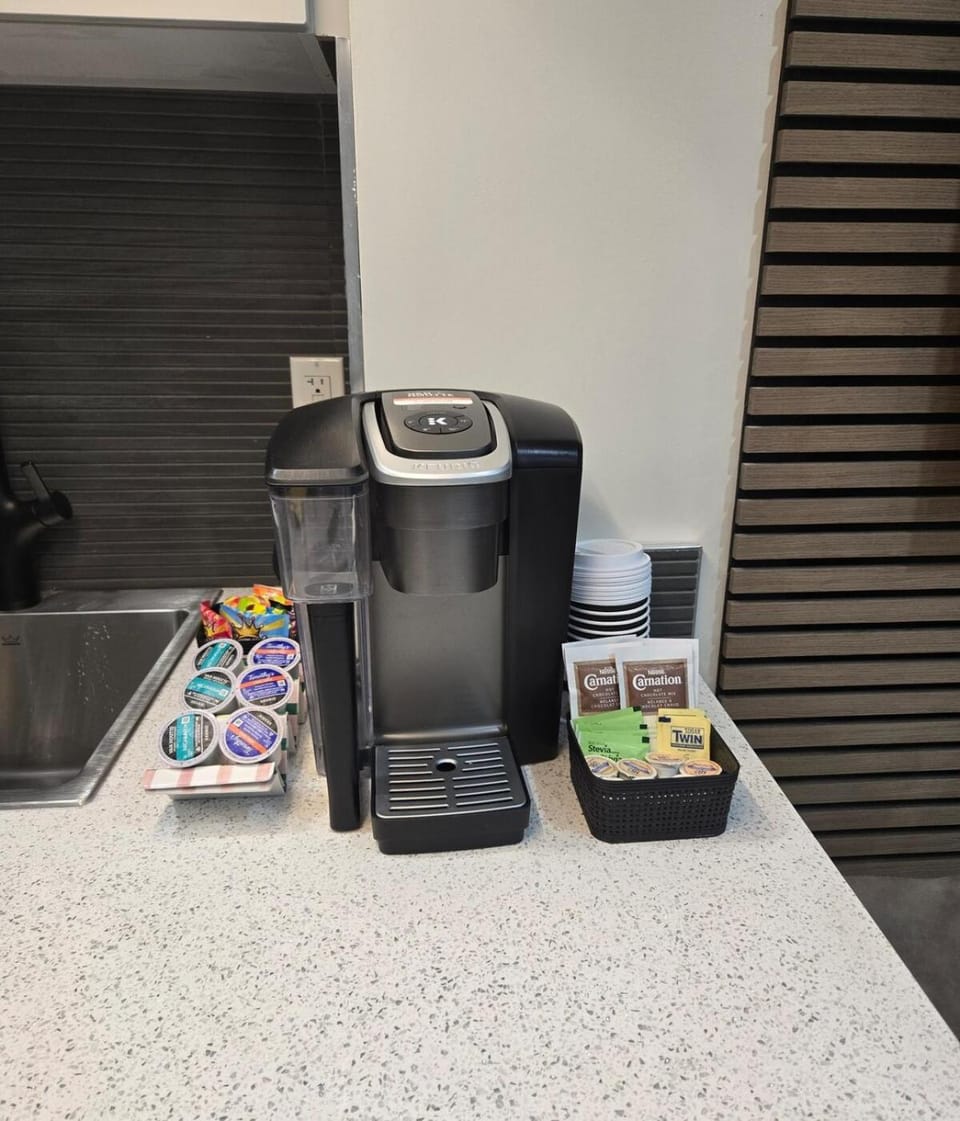 Coffee/tea facilities, Kitchen or kitchenette